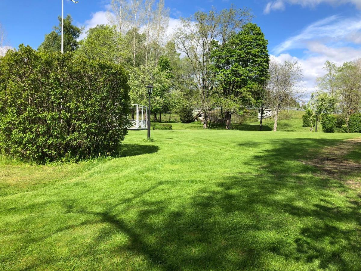 Bredsjoe Gamla Herrgard White Dream Mansion Hallefors  Luaran gambar